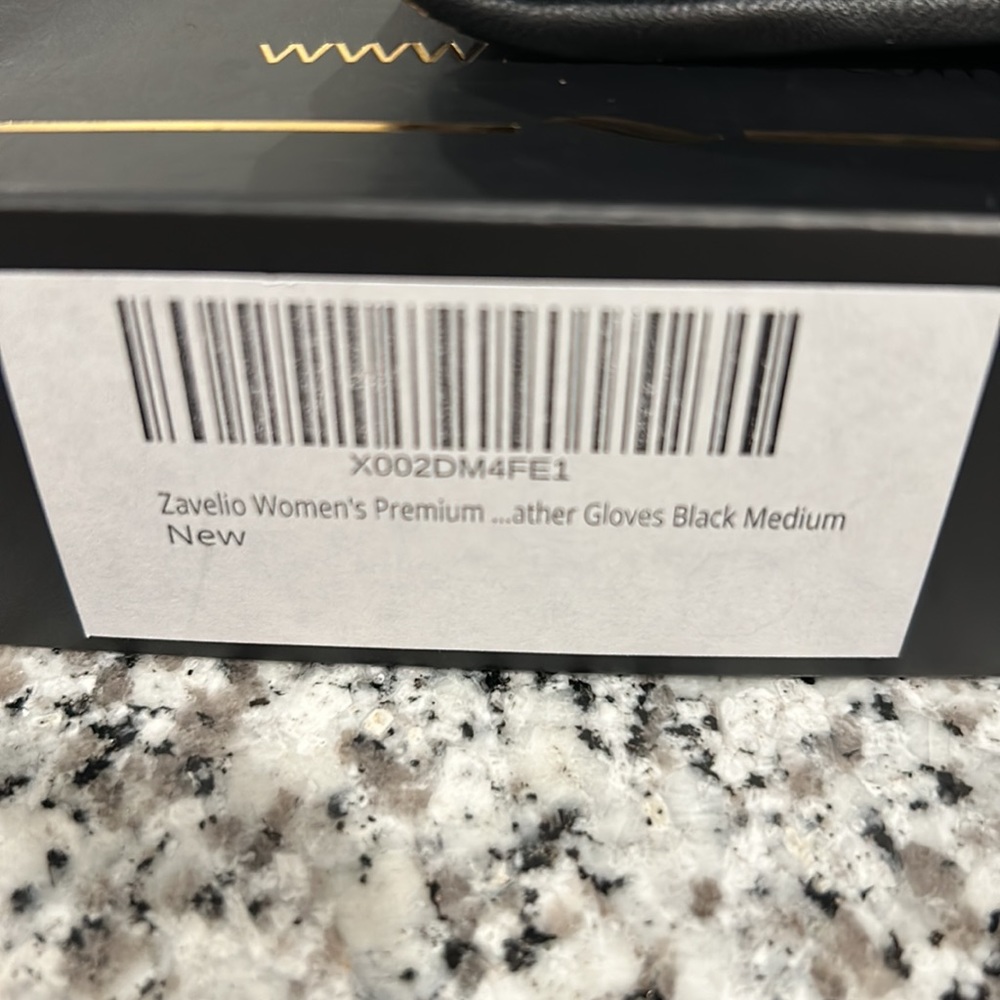 Brand new Zavelio women’s Medium black leather touchscreen gloves with sheepskin - Picture 3 of 6